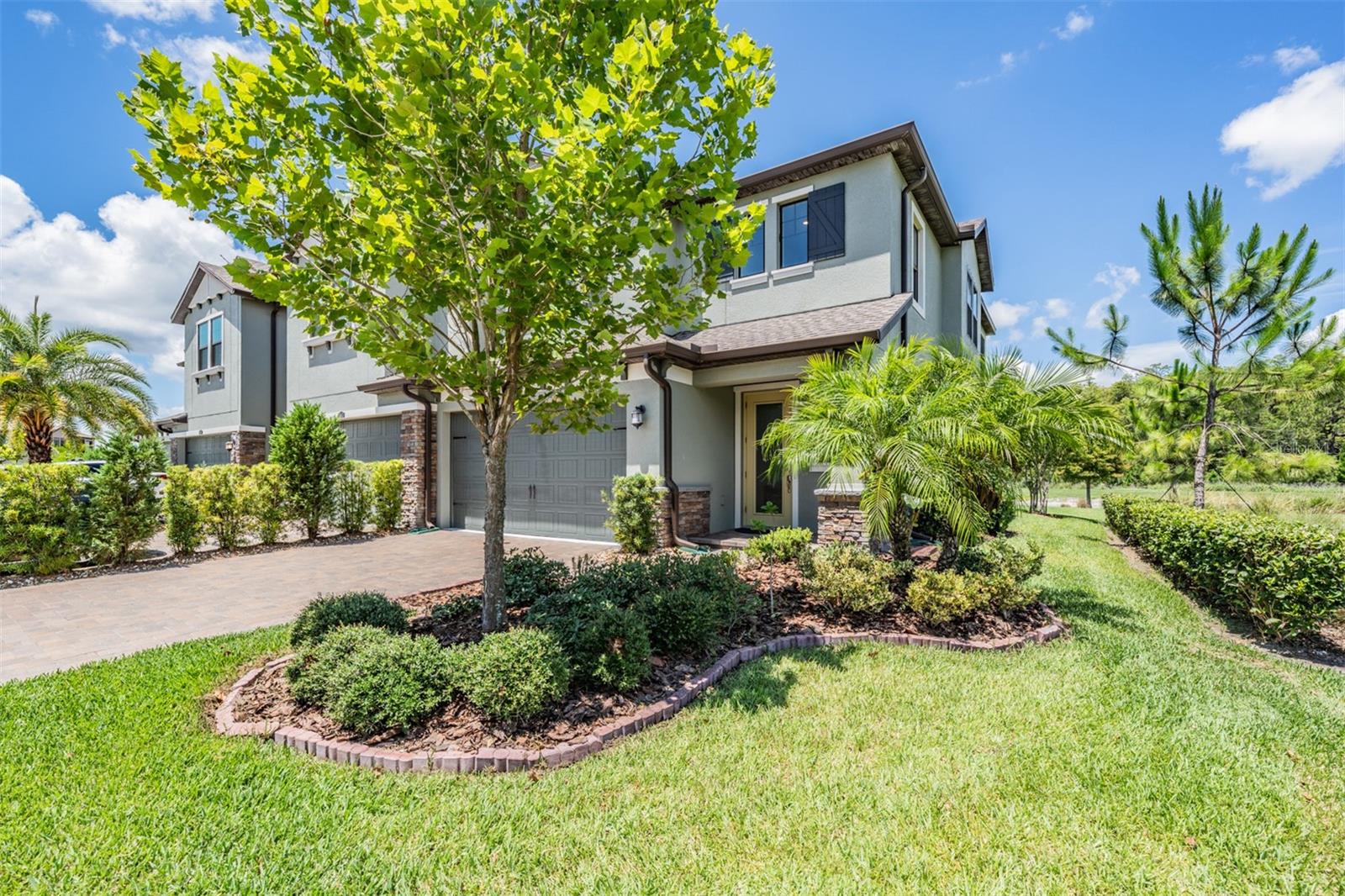 Listing photo id 0 for 4849 Isola Court