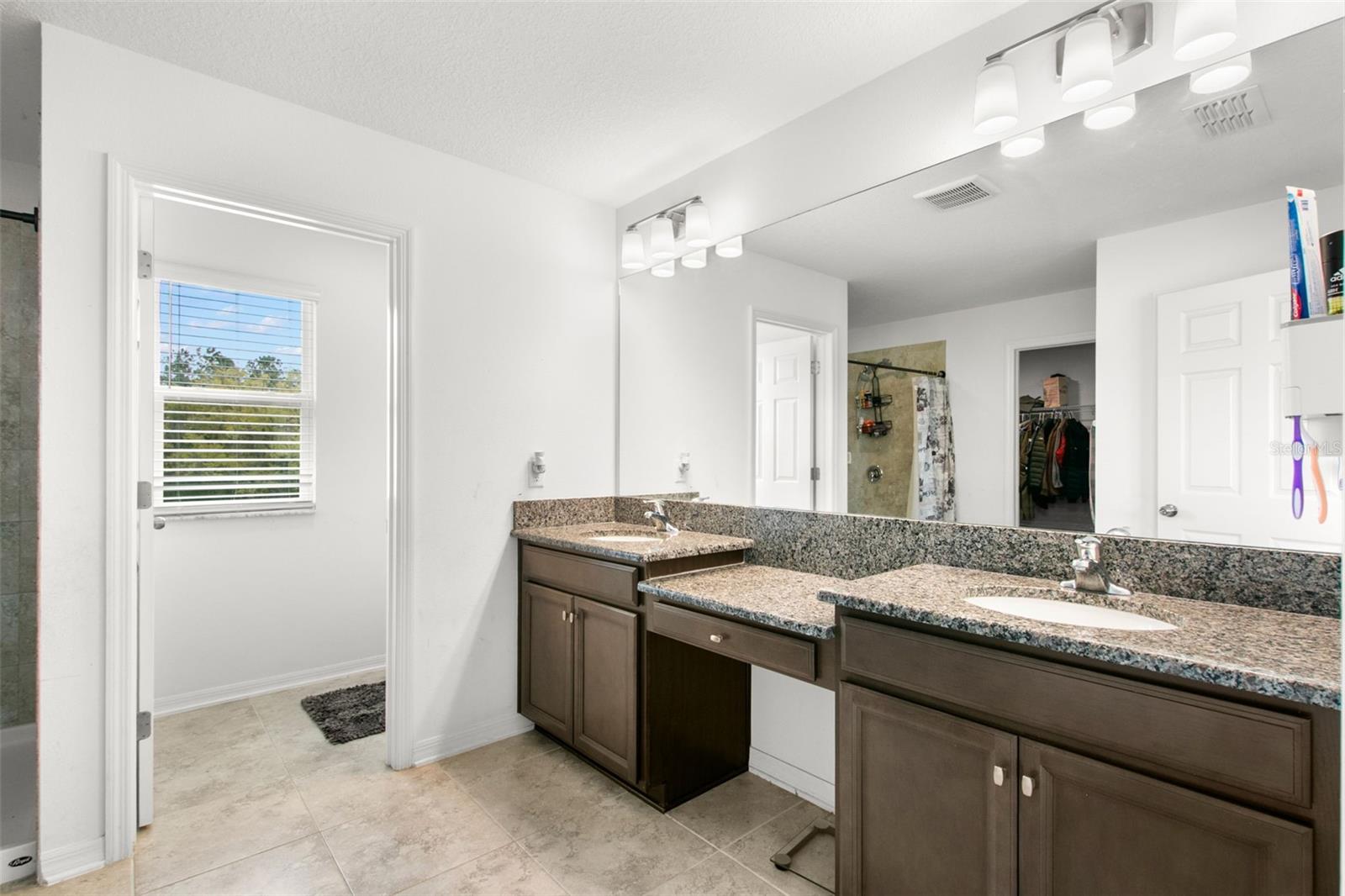 Image 35 of 60 For 16044 Sonoma Grove Circle