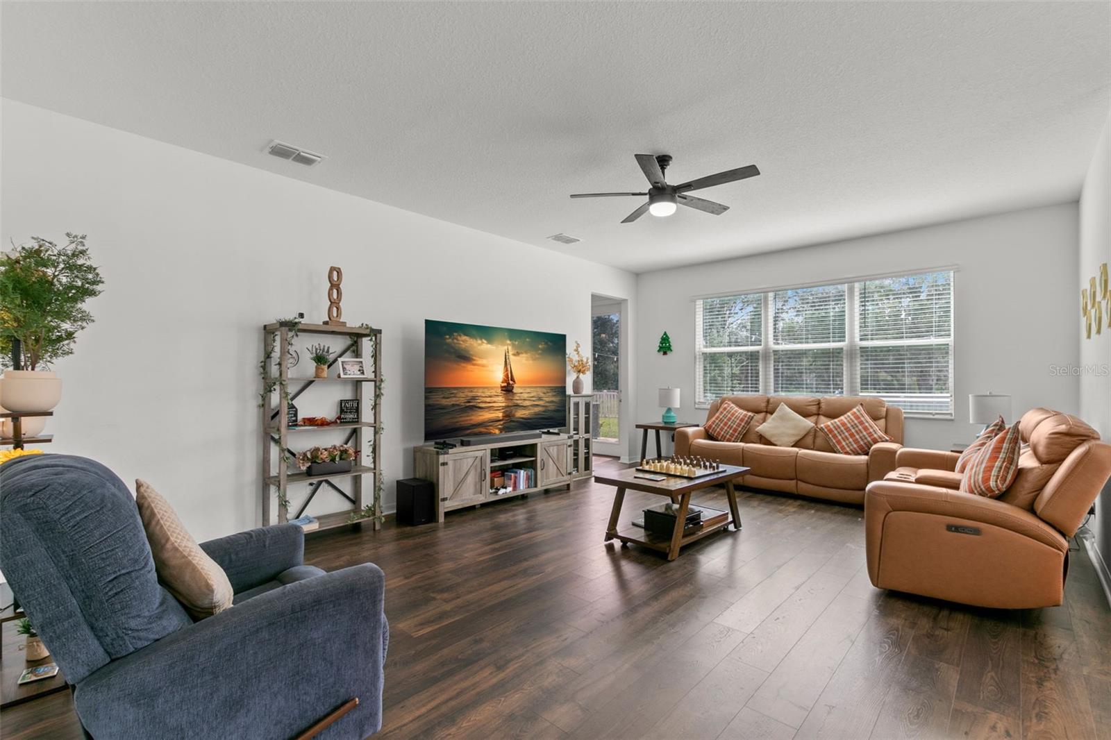 Image 4 of 60 For 16044 Sonoma Grove Circle