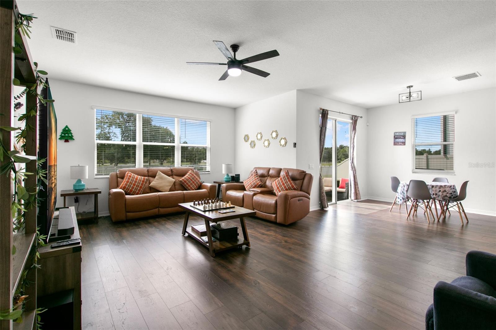 Image 5 of 60 For 16044 Sonoma Grove Circle