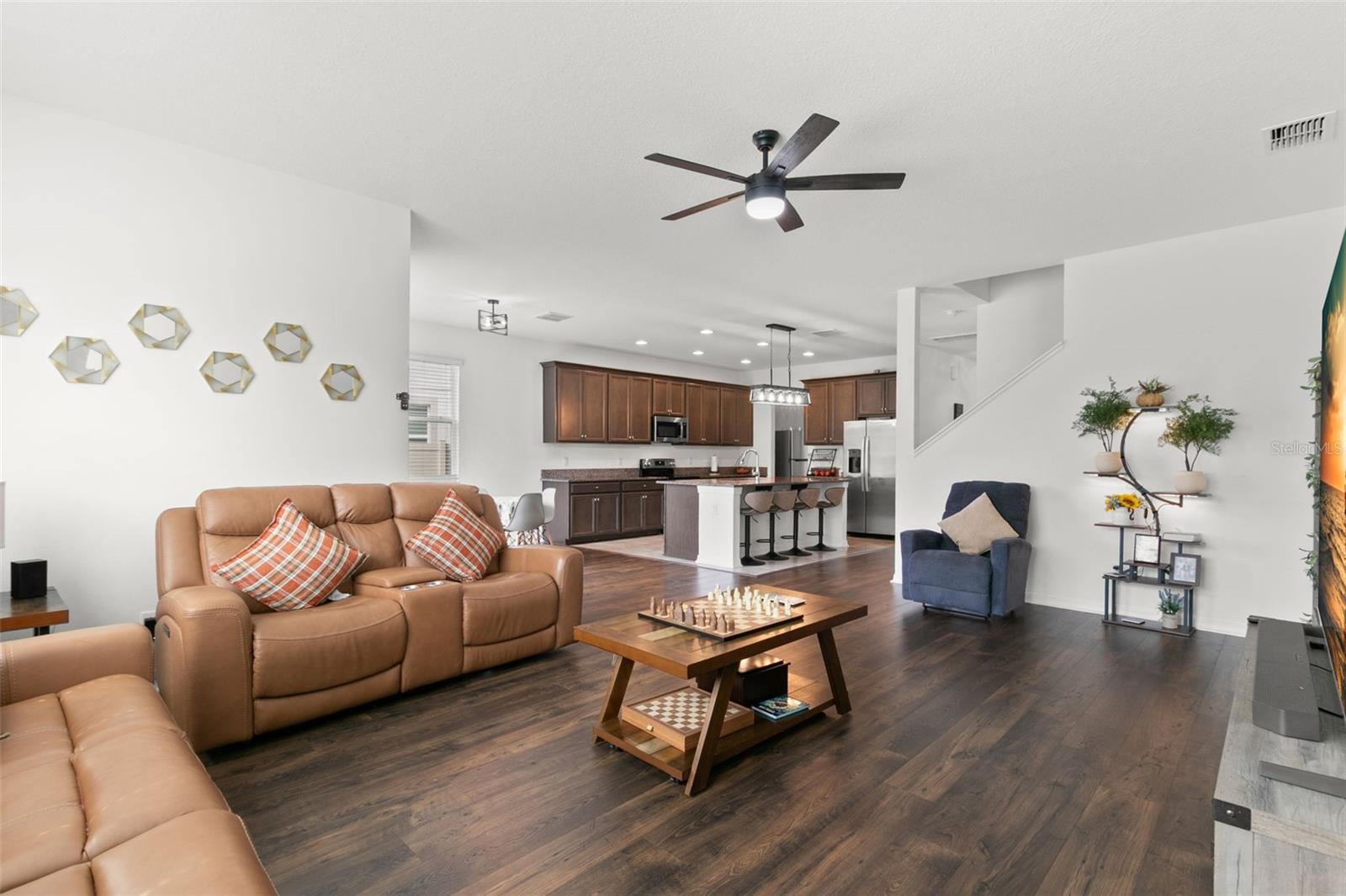 Image 6 of 60 For 16044 Sonoma Grove Circle