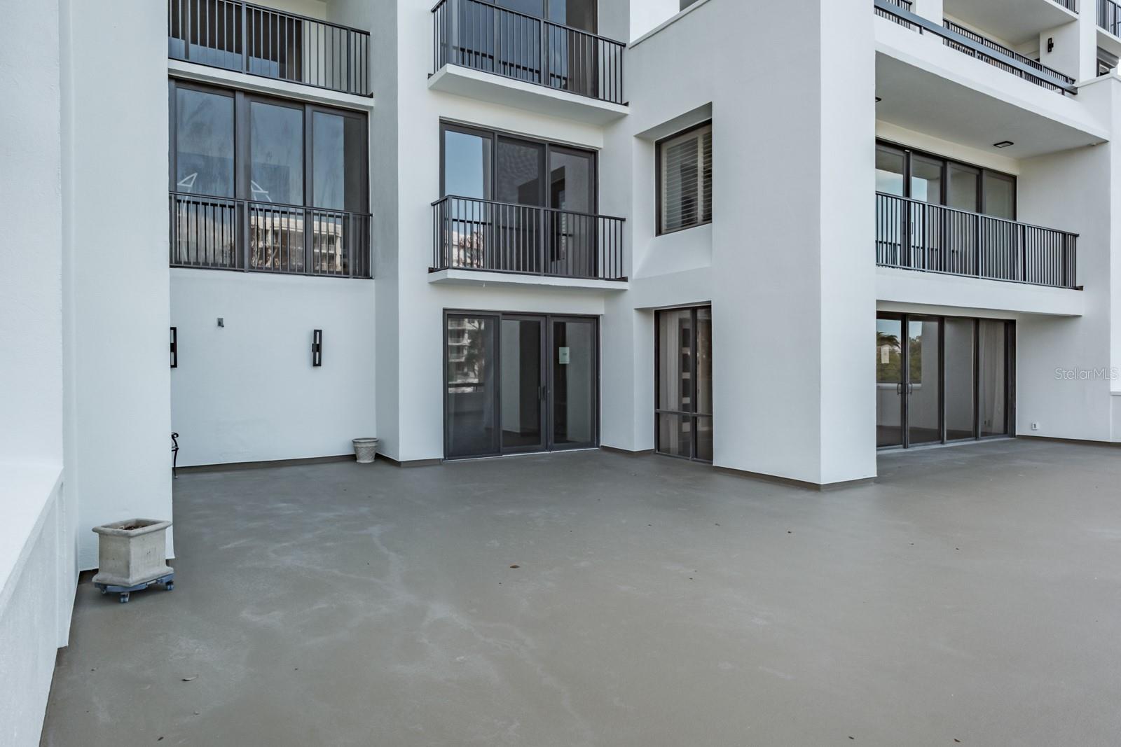 Image 40 of 72 For 8 Belleview Boulevard 108