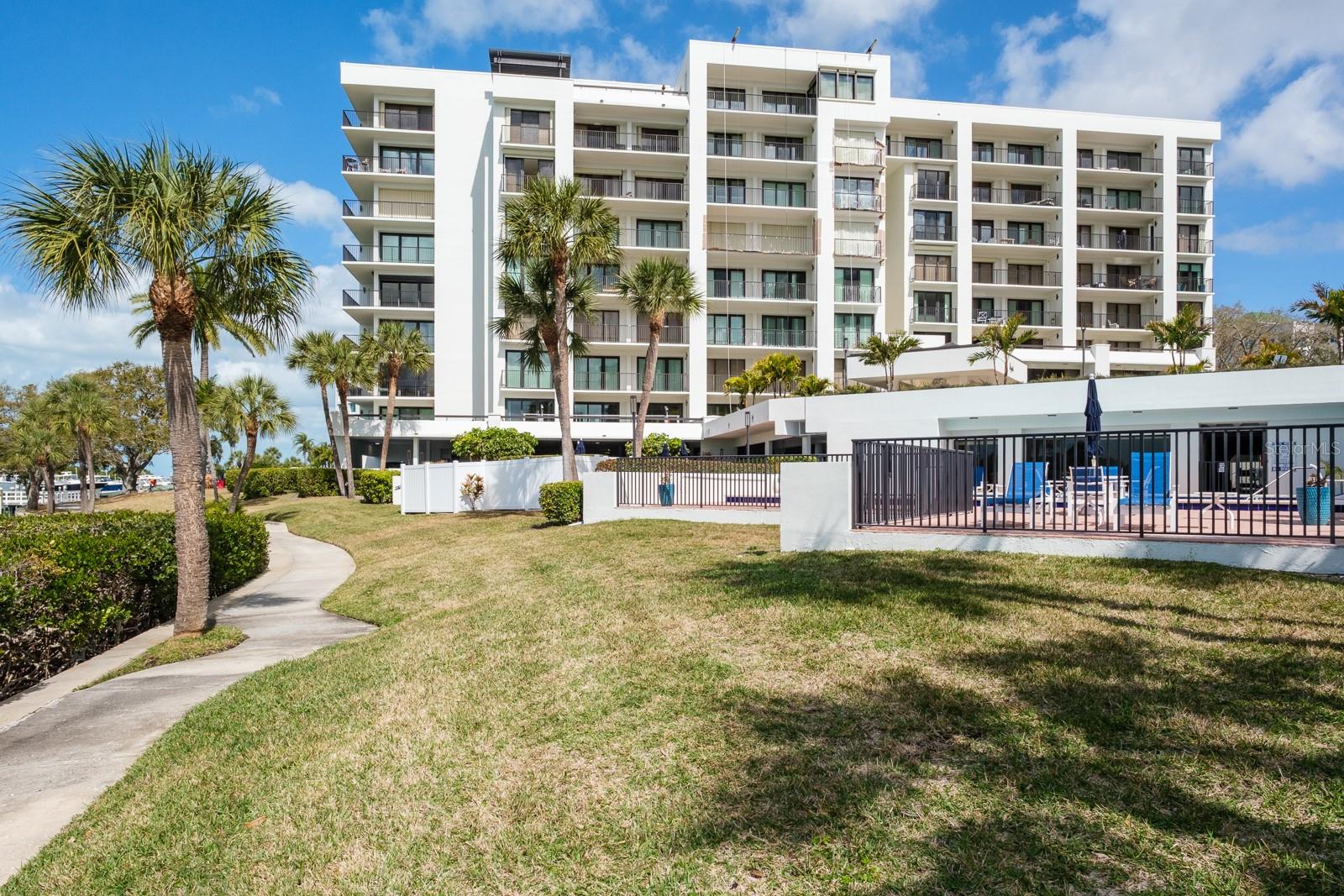 Image 49 of 72 For 8 Belleview Boulevard 108