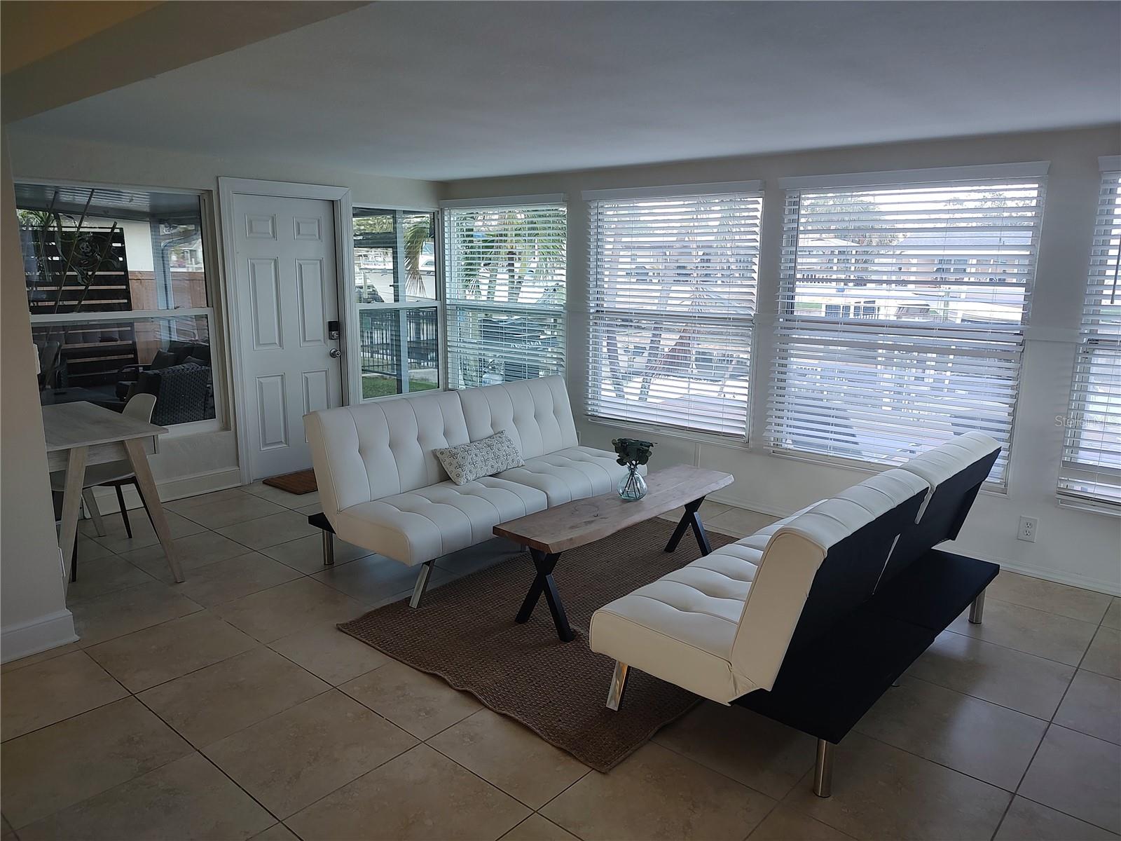 Image 21 of 27 For 4165 13th Lane Ne