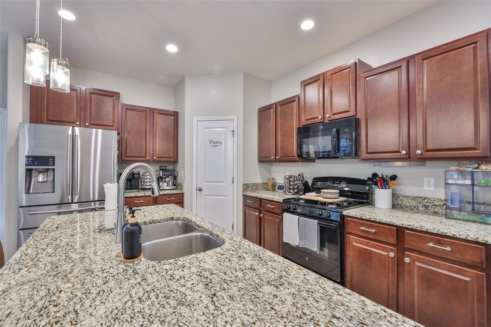 Listing photo id 12 for 21324 Southern Charm Drive