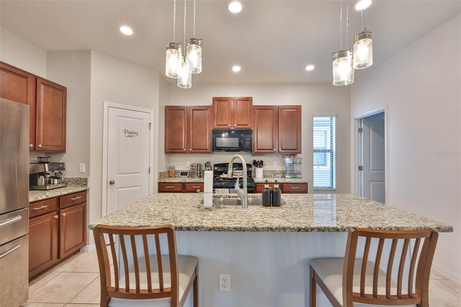 Listing photo id 13 for 21324 Southern Charm Drive