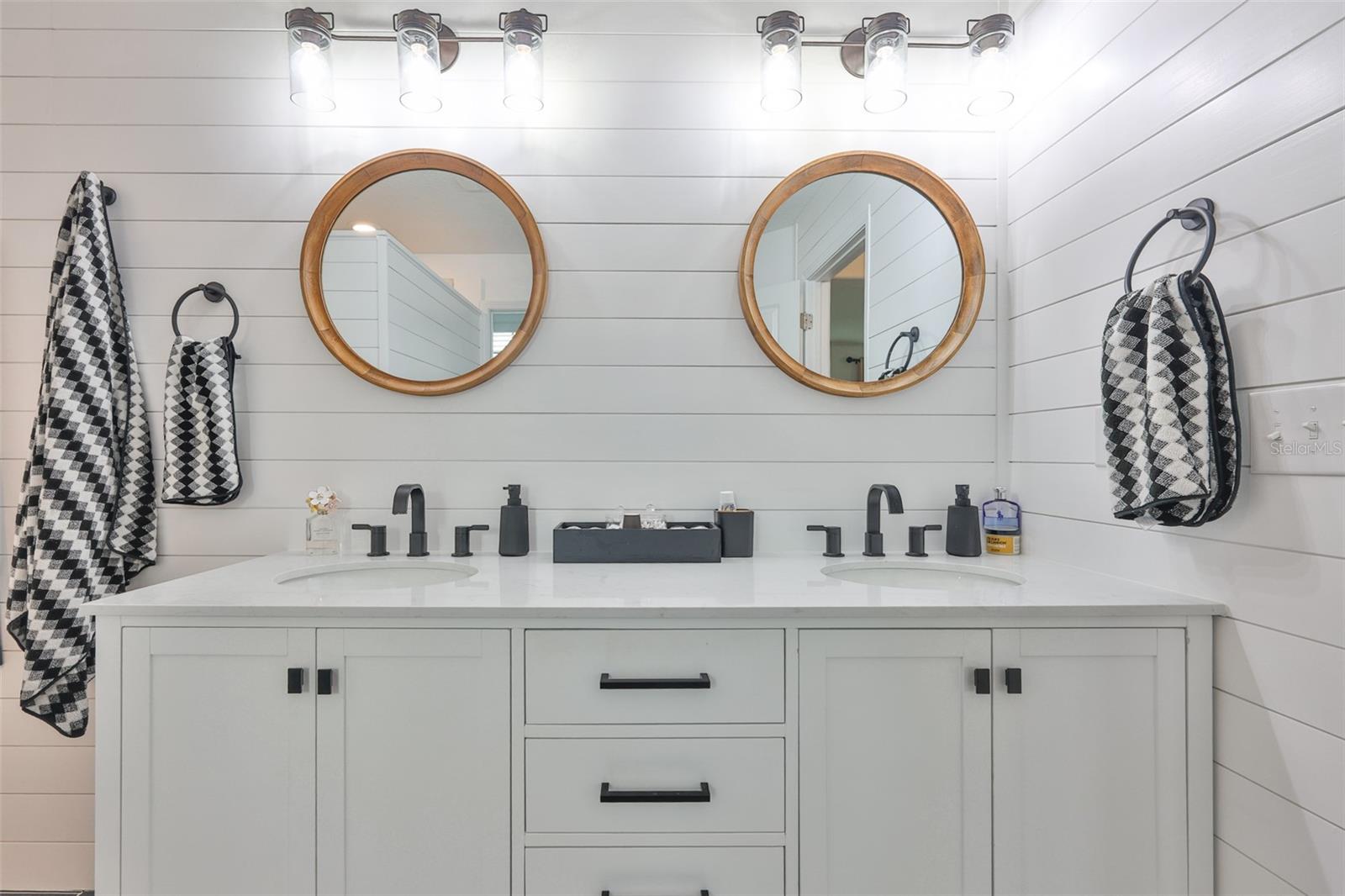 Listing photo id 23 for 21324 Southern Charm Drive