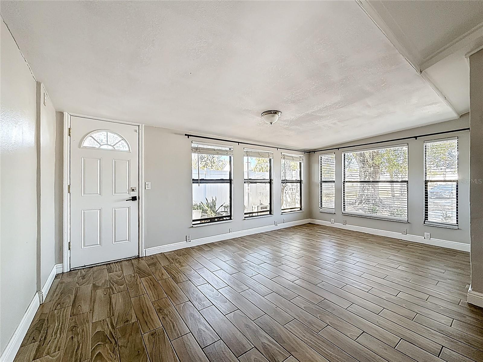 Image 13 of 85 For 5108 Ravensdale Way