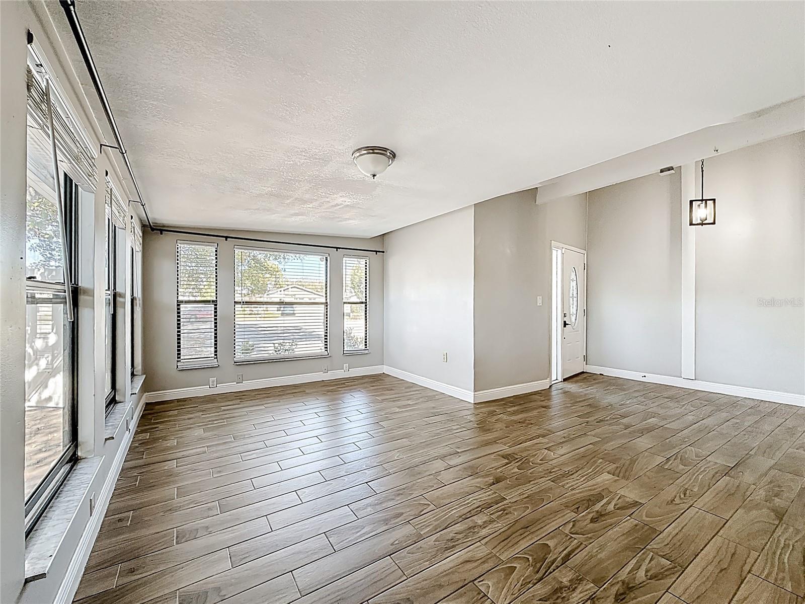 Image 14 of 85 For 5108 Ravensdale Way