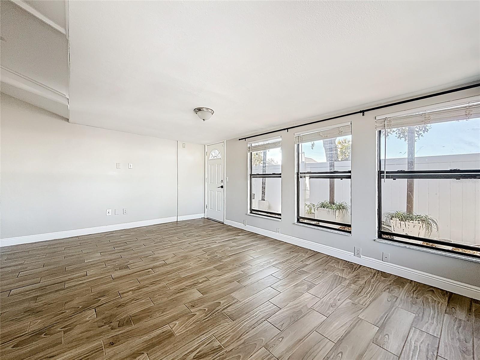 Image 16 of 85 For 5108 Ravensdale Way