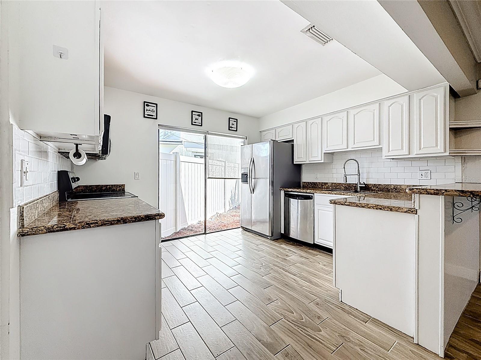 Image 23 of 85 For 5108 Ravensdale Way