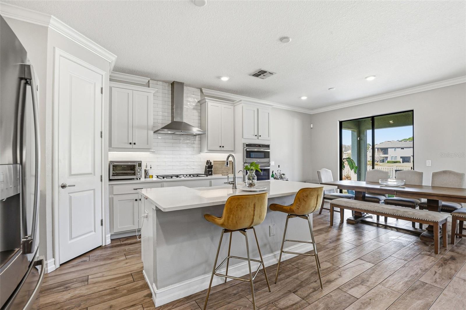 Listing photo id 1 for 5026 Tivoli Drive