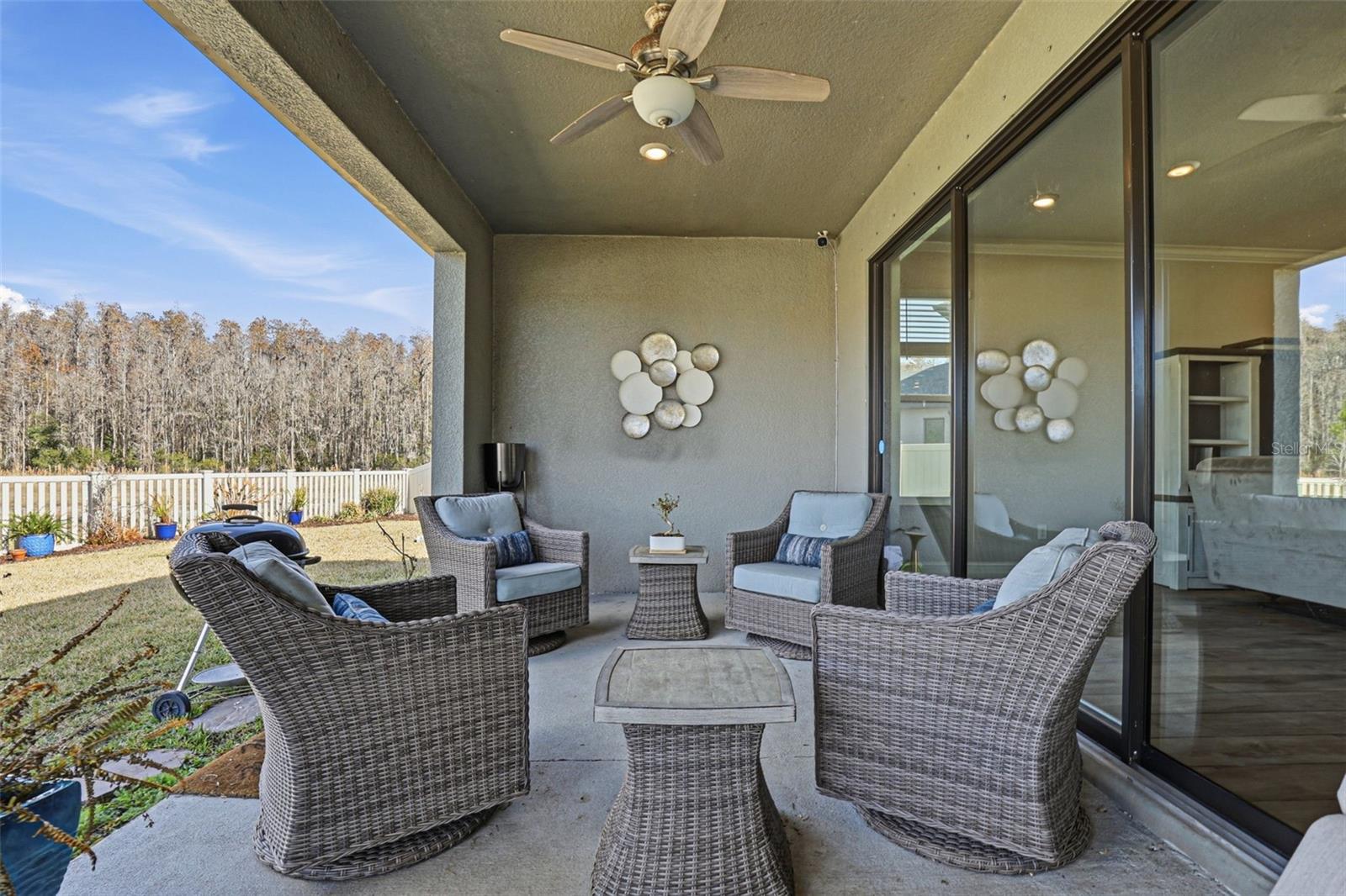 Listing photo id 30 for 5026 Tivoli Drive