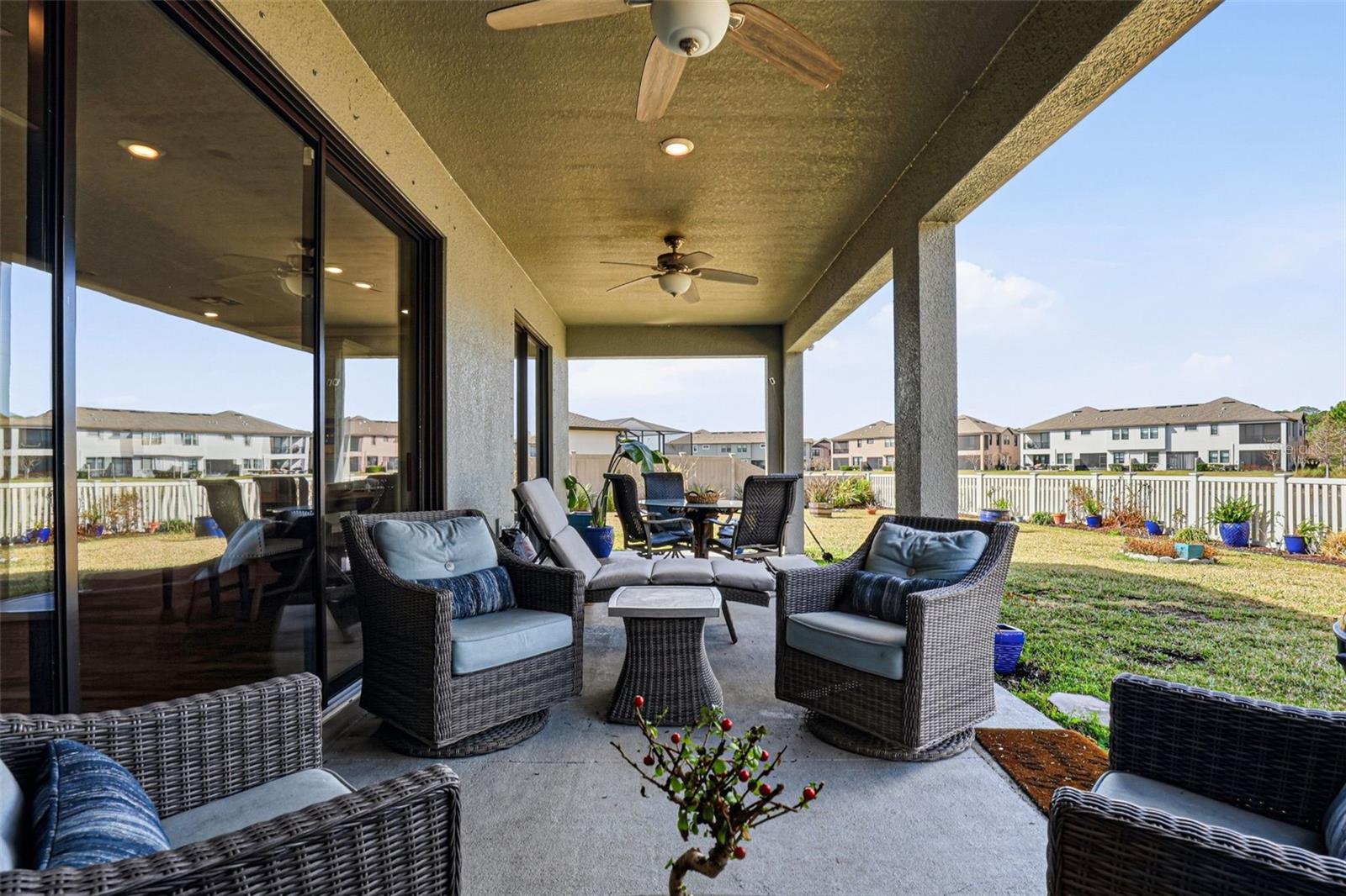 Listing photo id 31 for 5026 Tivoli Drive