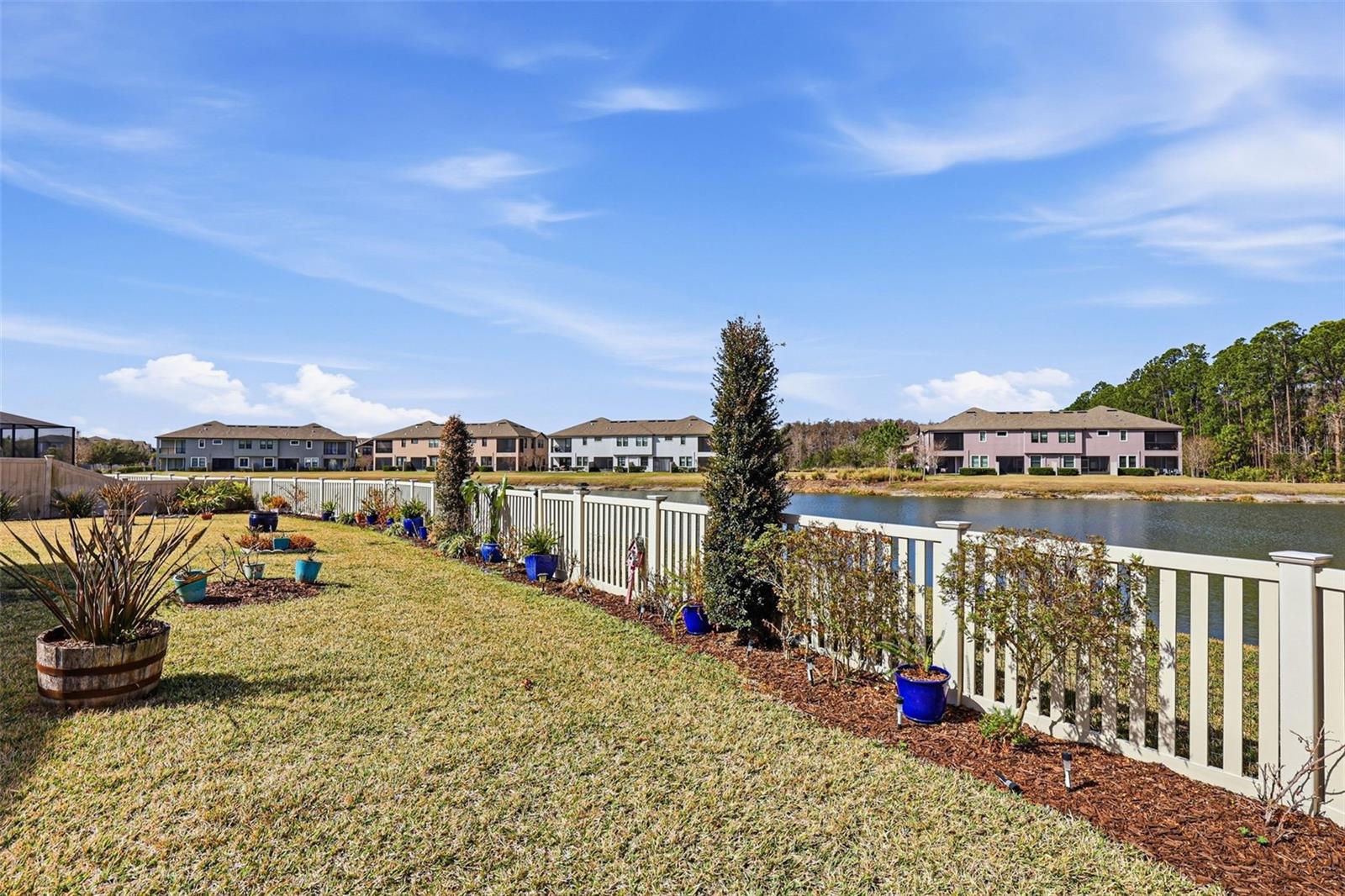 Listing photo id 37 for 5026 Tivoli Drive