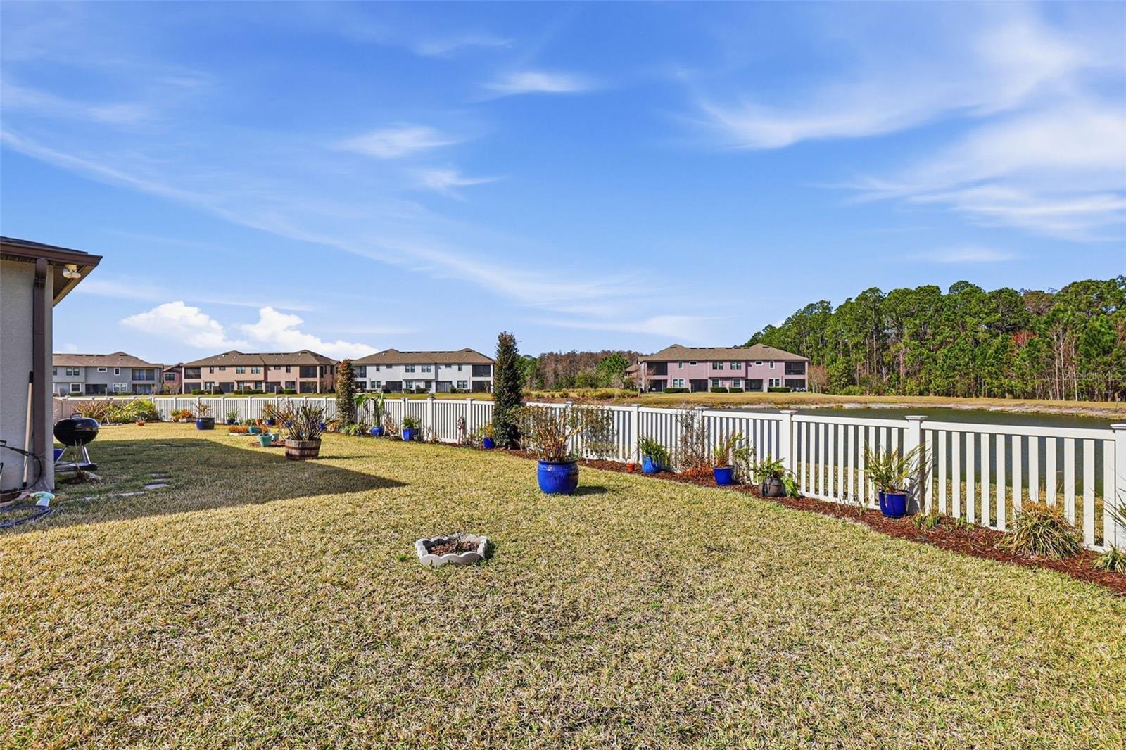 Listing photo id 38 for 5026 Tivoli Drive