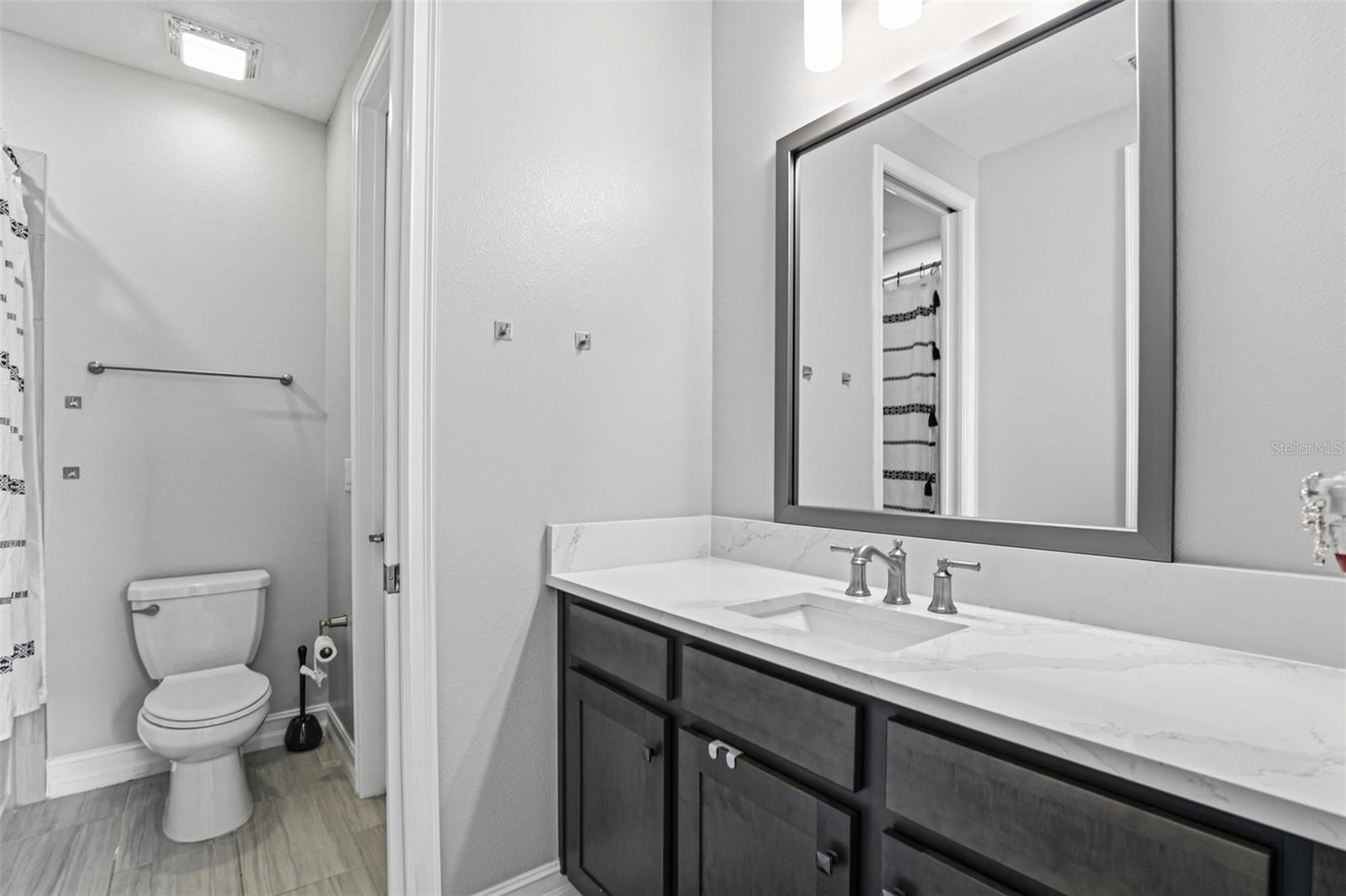 Listing photo id 42 for 5026 Tivoli Drive