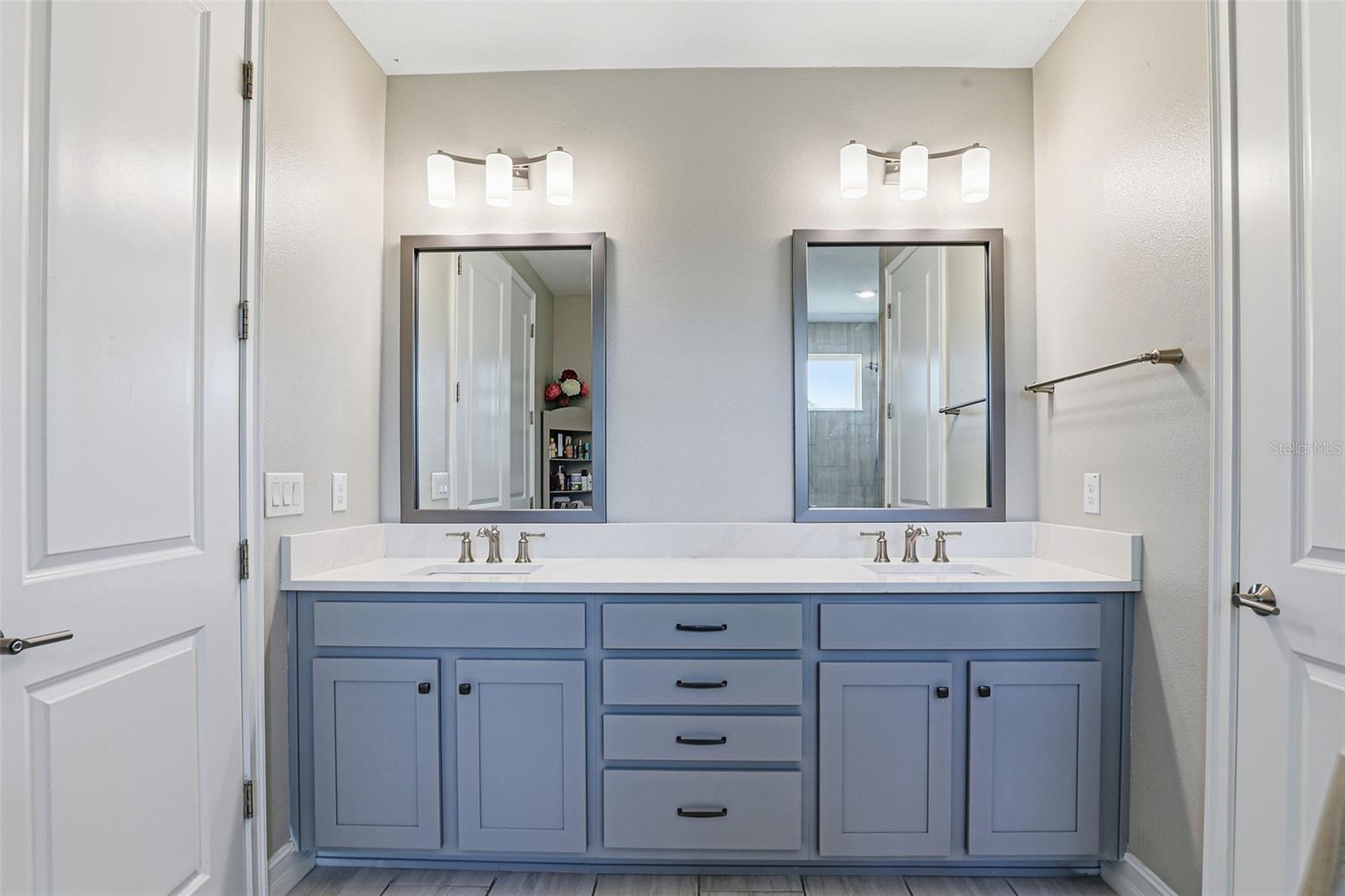 Listing photo id 48 for 5026 Tivoli Drive