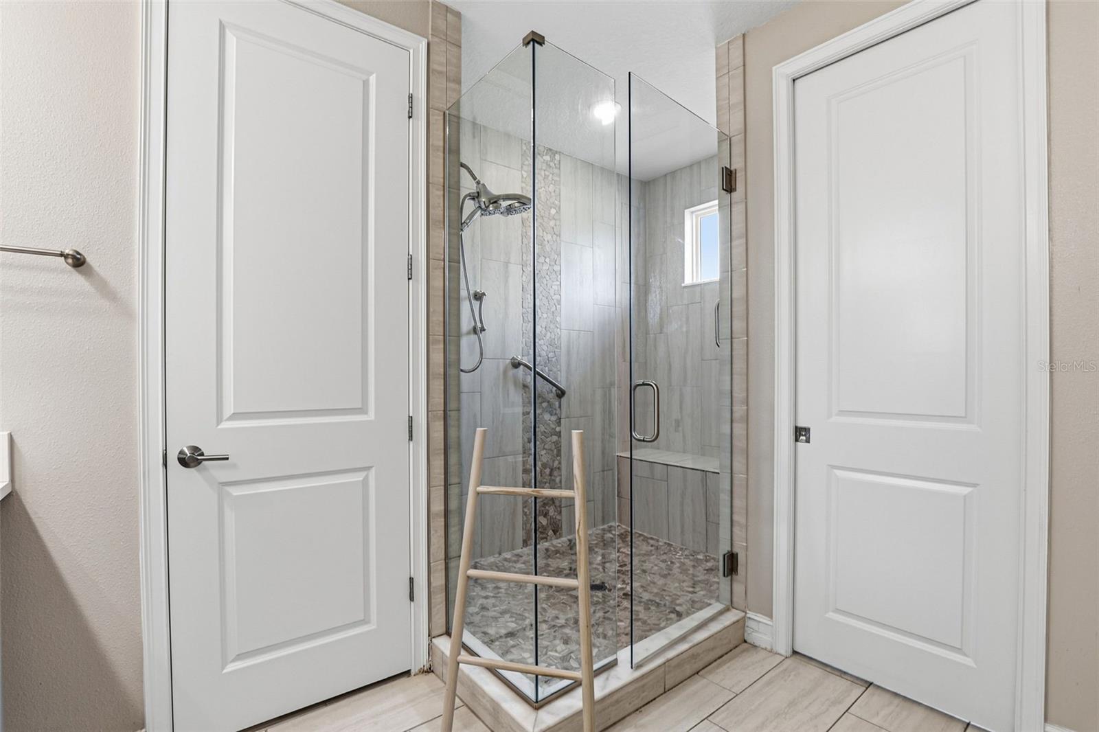 Listing photo id 49 for 5026 Tivoli Drive