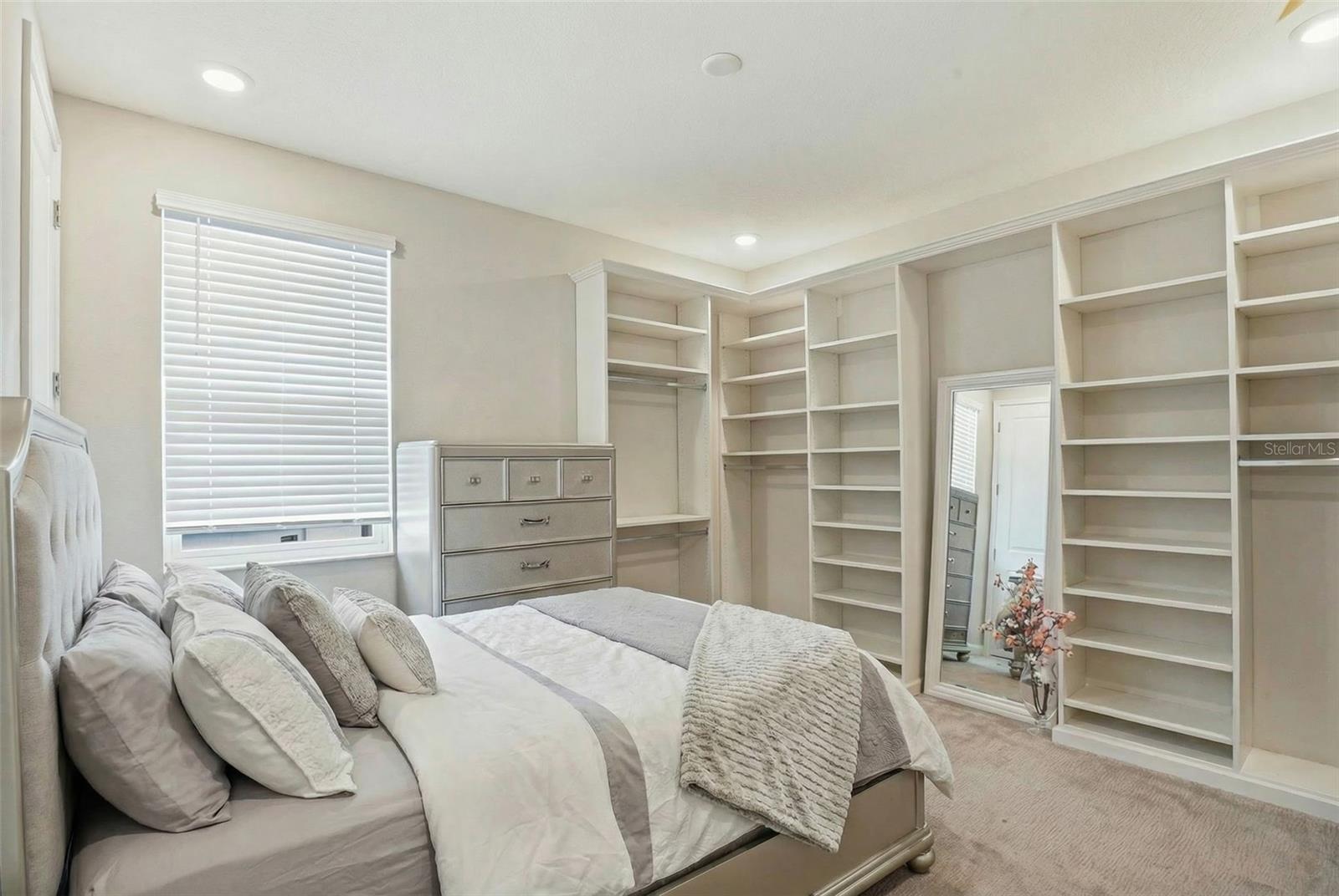 Listing photo id 52 for 5026 Tivoli Drive