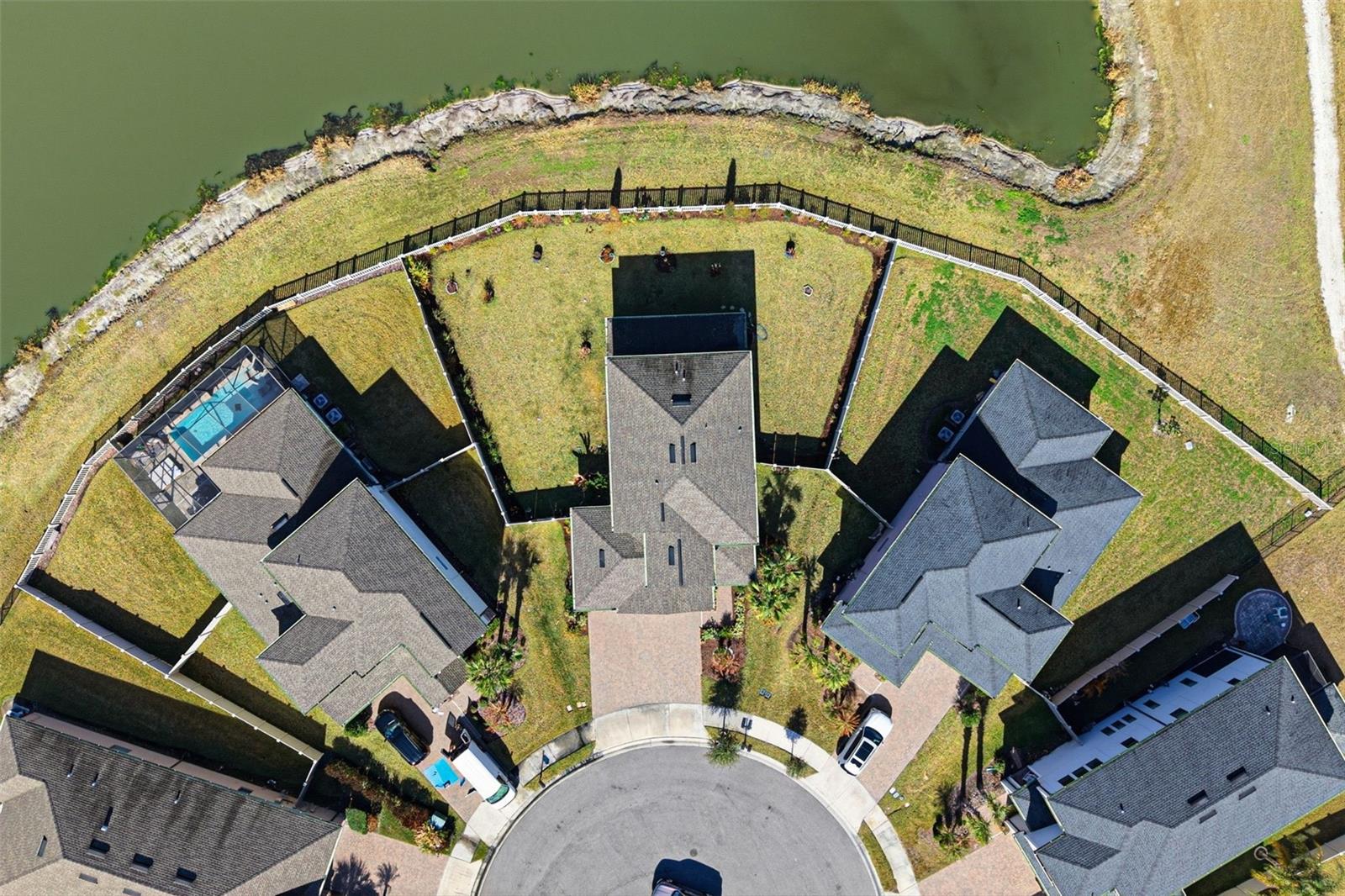 Listing photo id 62 for 5026 Tivoli Drive