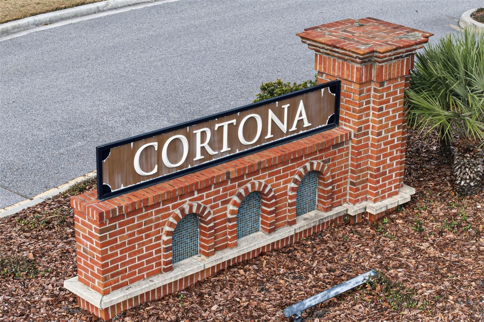 Listing photo id 74 for 5026 Tivoli Drive