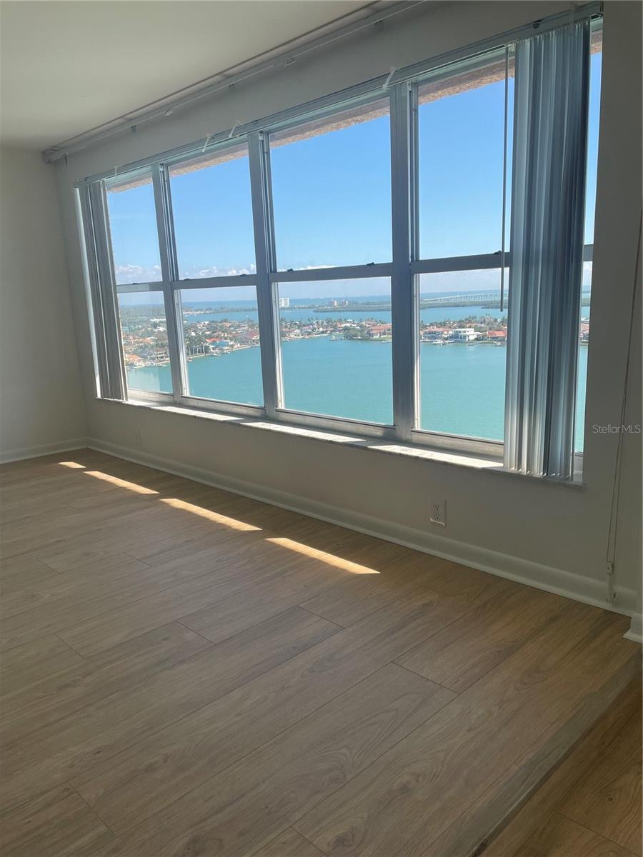 Image 15 of 27 For 5200 Brittany Drive S 1804