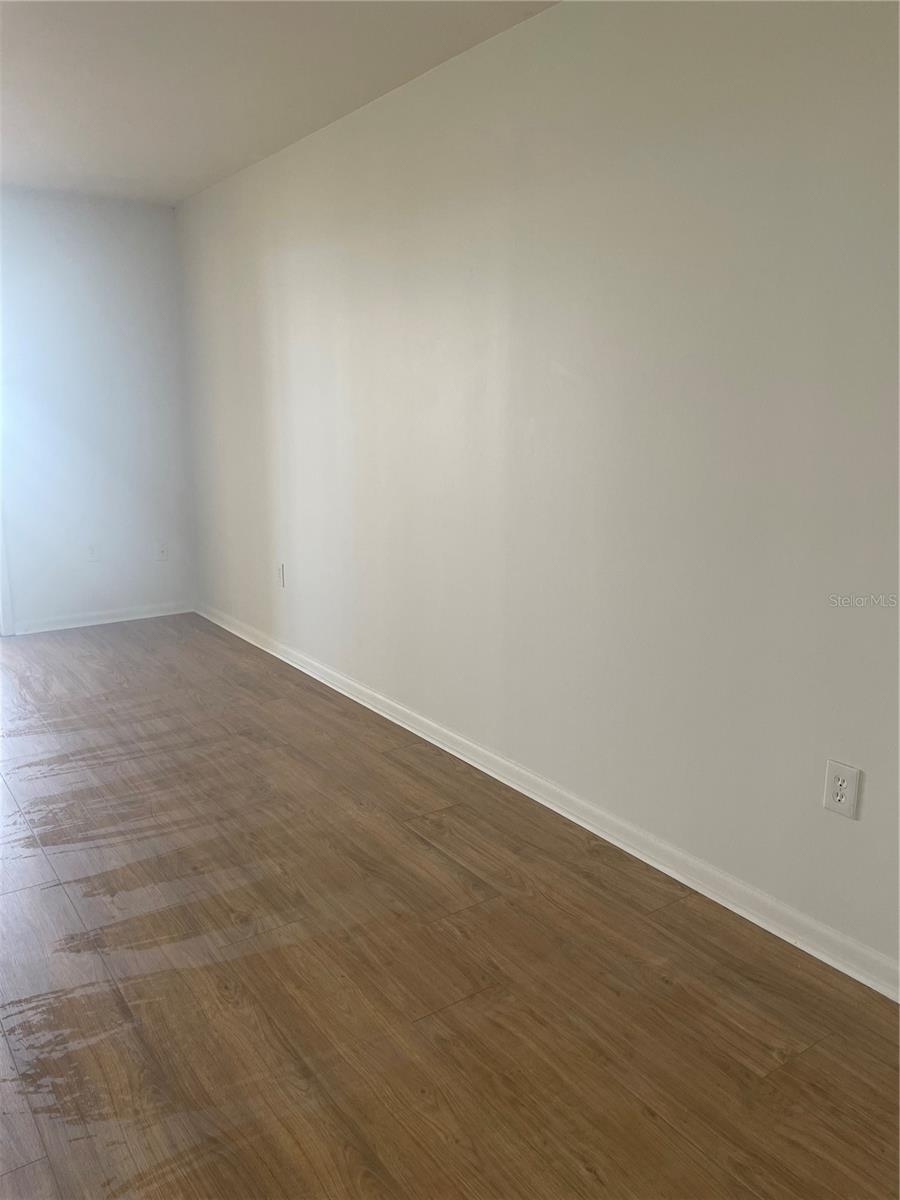 Image 18 of 27 For 5200 Brittany Drive S 1804