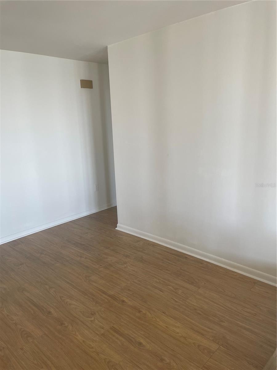 Image 22 of 27 For 5200 Brittany Drive S 1804