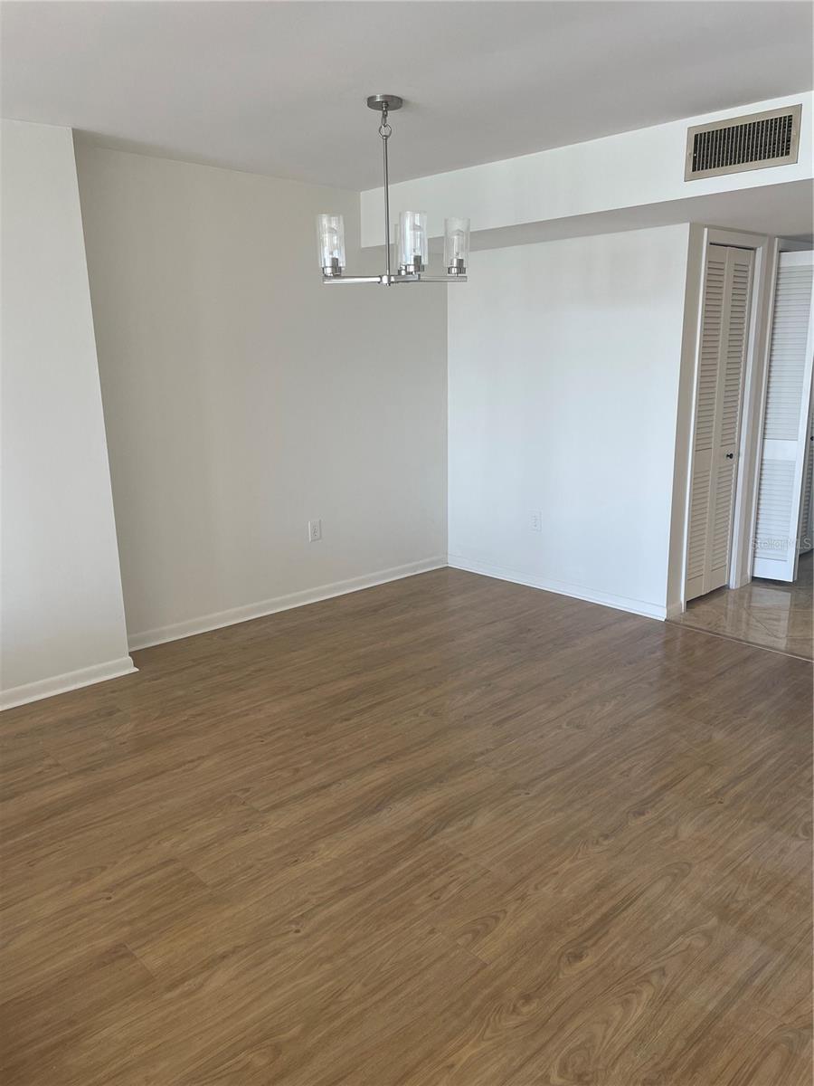 Image 9 of 27 For 5200 Brittany Drive S 1804