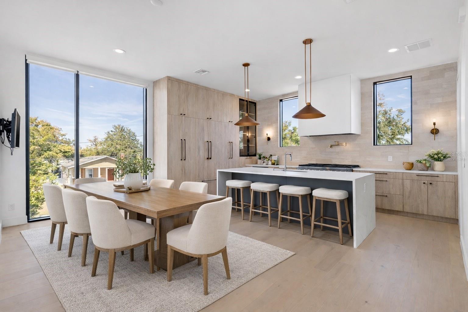 Image 10 of 33 For 2707 Woodrow Avenue 3