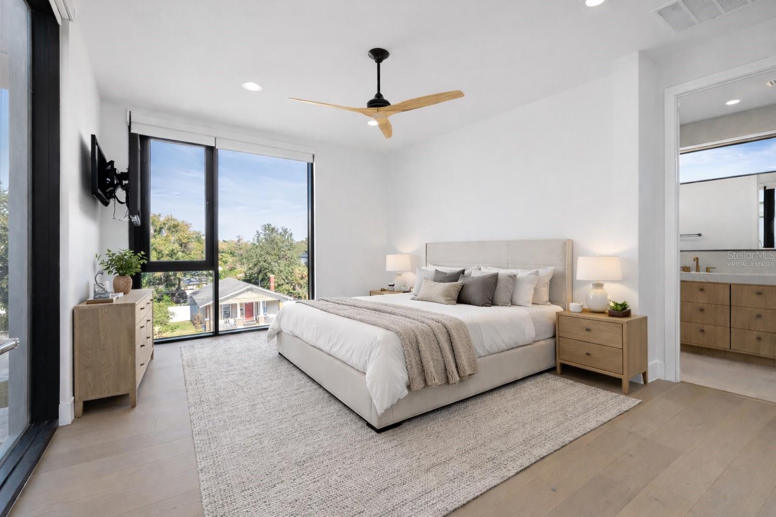 Image 23 of 33 For 2707 Woodrow Avenue 3