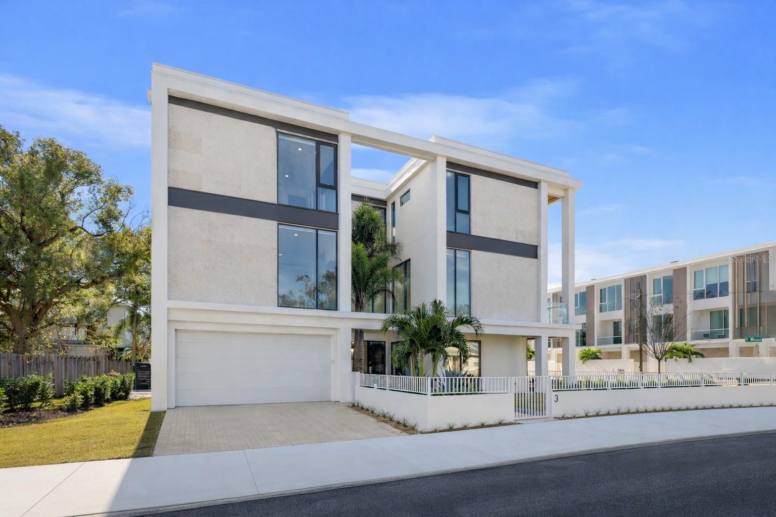 Image 33 of 33 For 2707 Woodrow Avenue 3