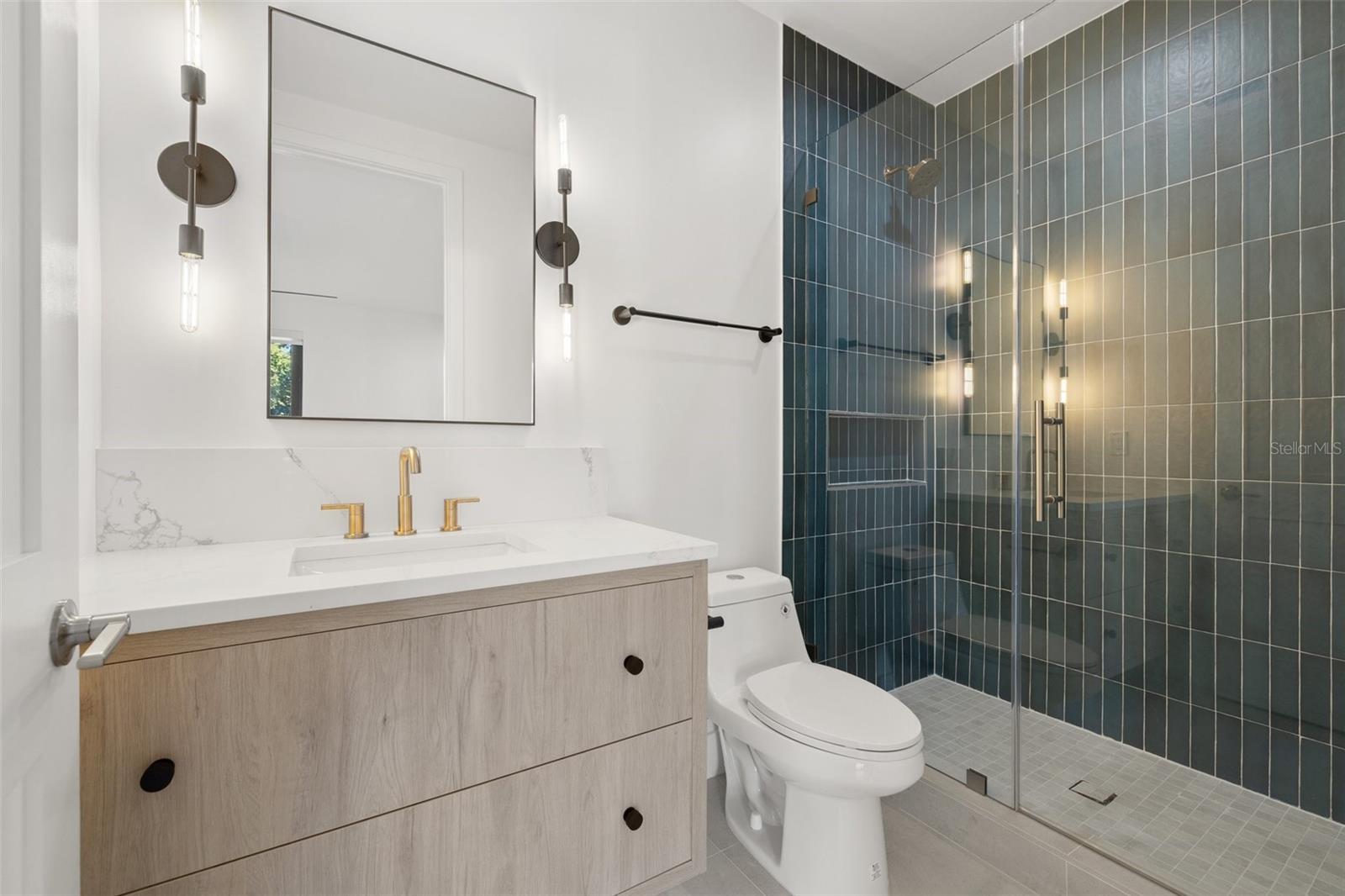 Image 8 of 33 For 2707 Woodrow Avenue 3