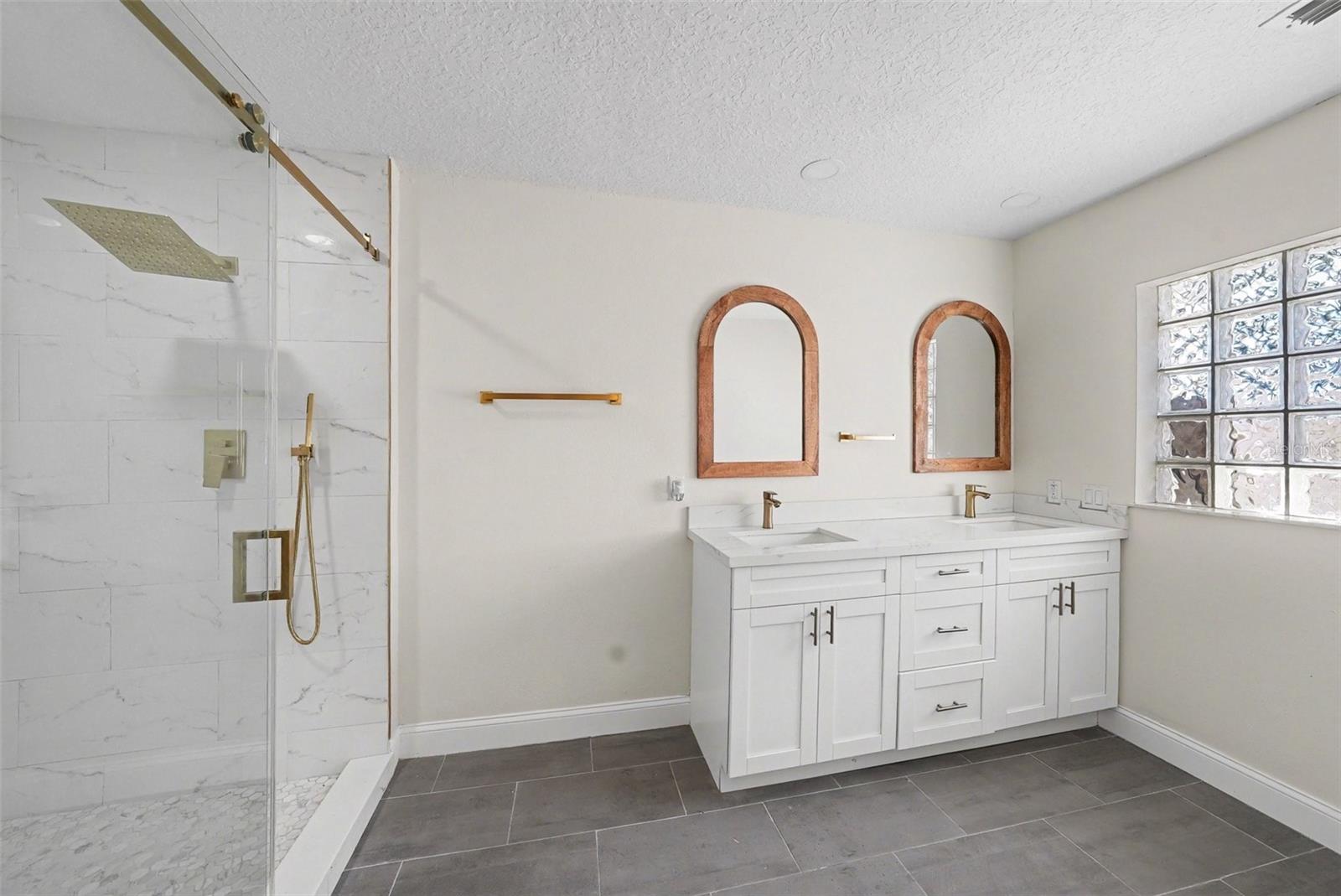 Image 18 of 36 For 5041 Cabrilla Court