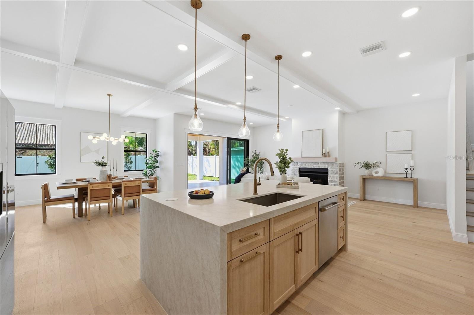 Image 11 of 37 For 920 Alfred Street