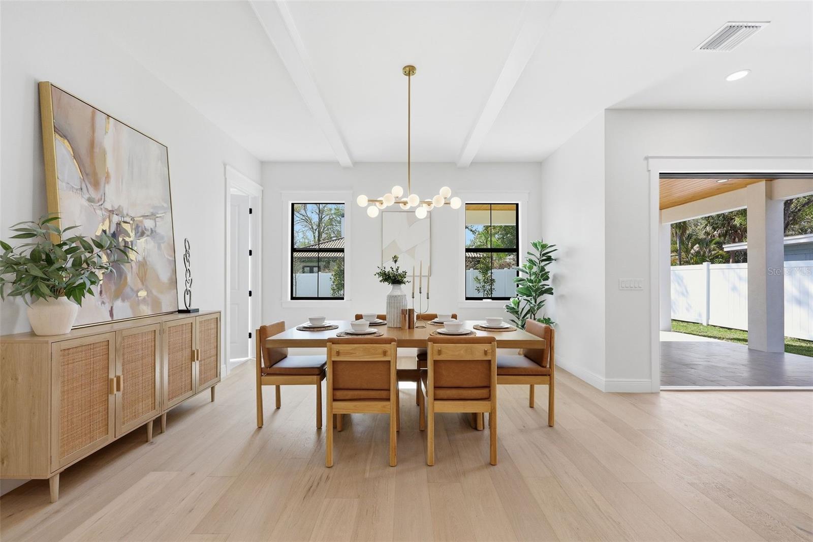 Image 12 of 37 For 920 Alfred Street