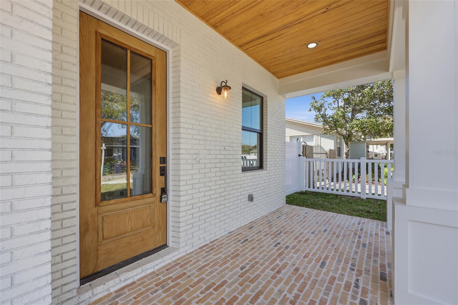 Image 2 of 37 For 920 Alfred Street