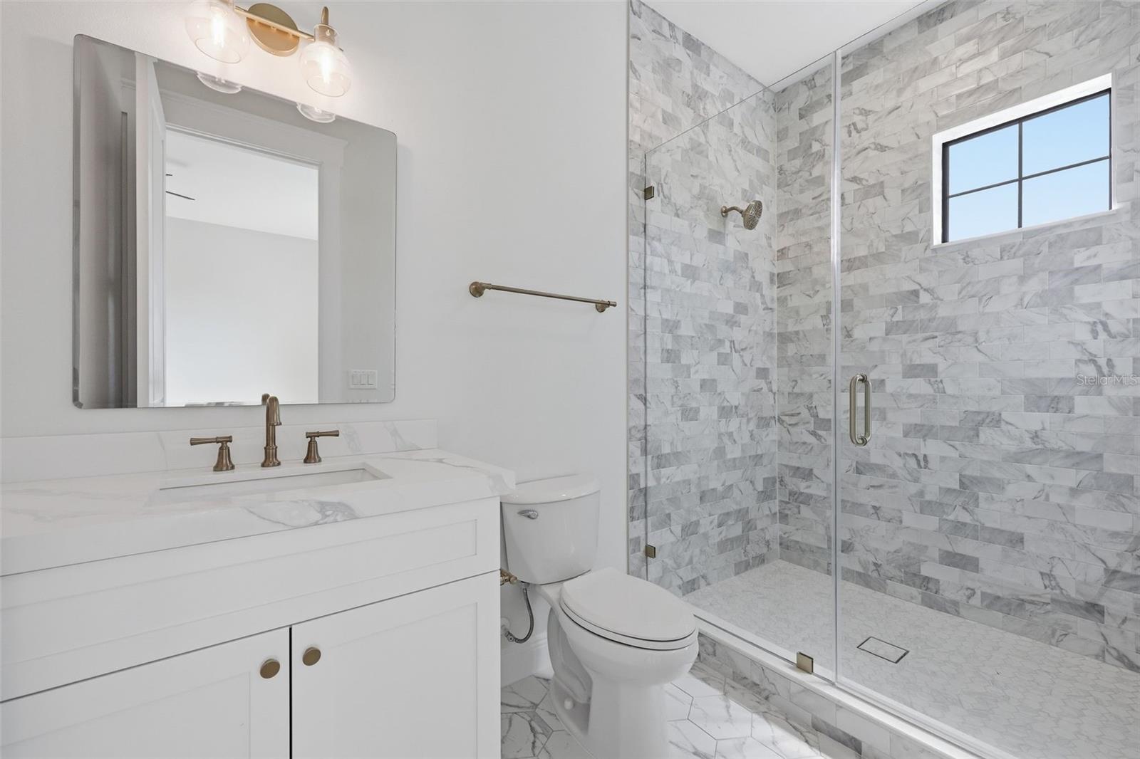 Image 29 of 37 For 920 Alfred Street