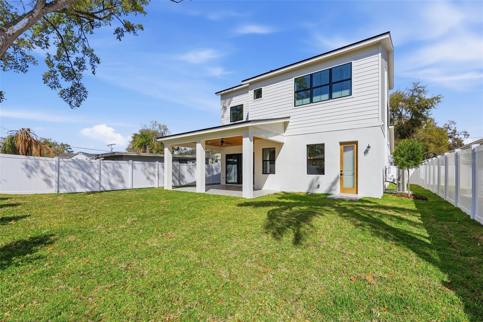 Image 33 of 37 For 920 Alfred Street