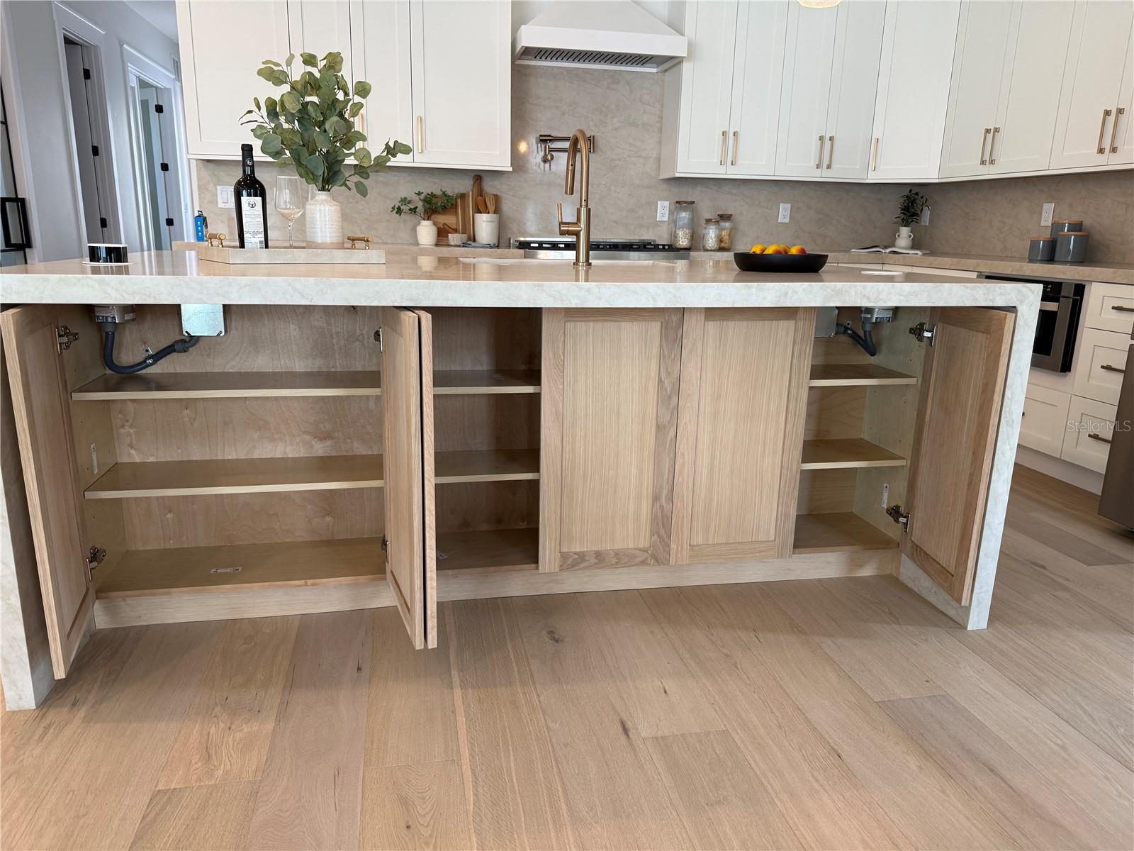 Image 34 of 37 For 920 Alfred Street