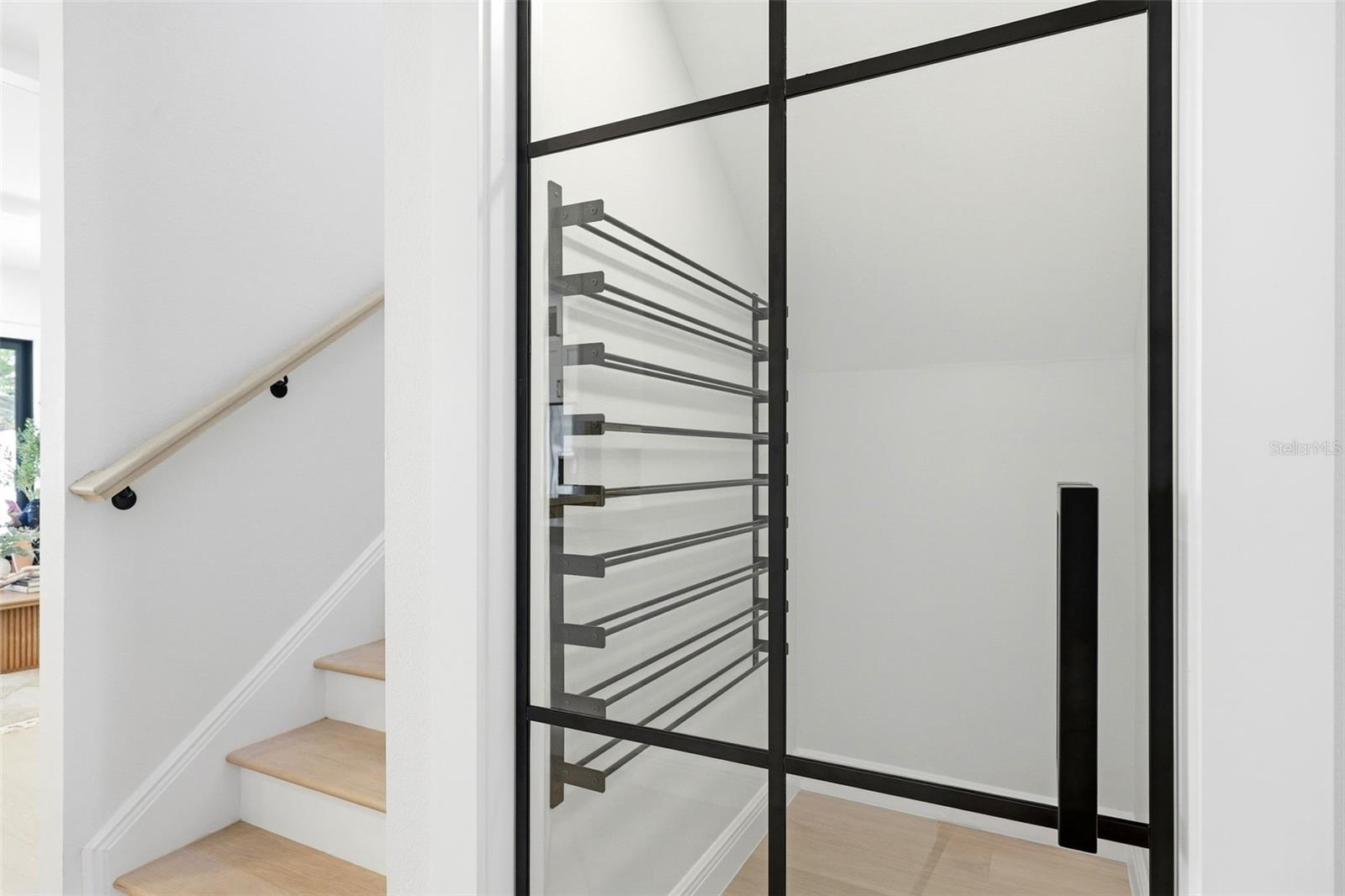 Image 5 of 37 For 920 Alfred Street