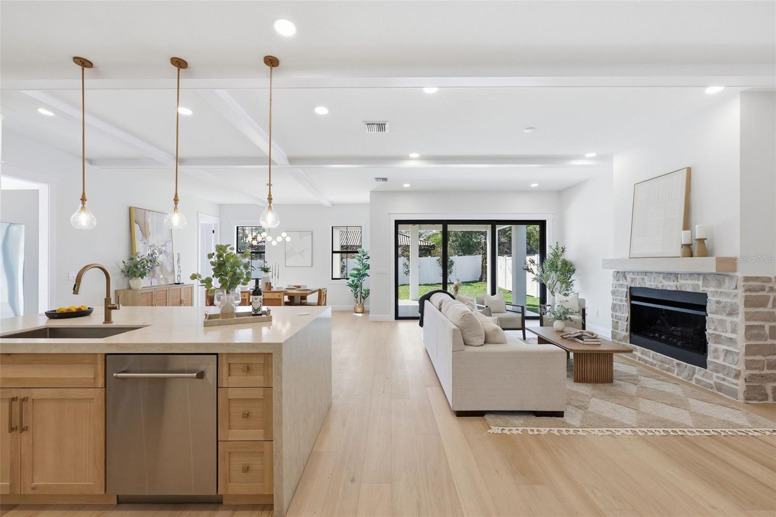 Image 6 of 37 For 920 Alfred Street