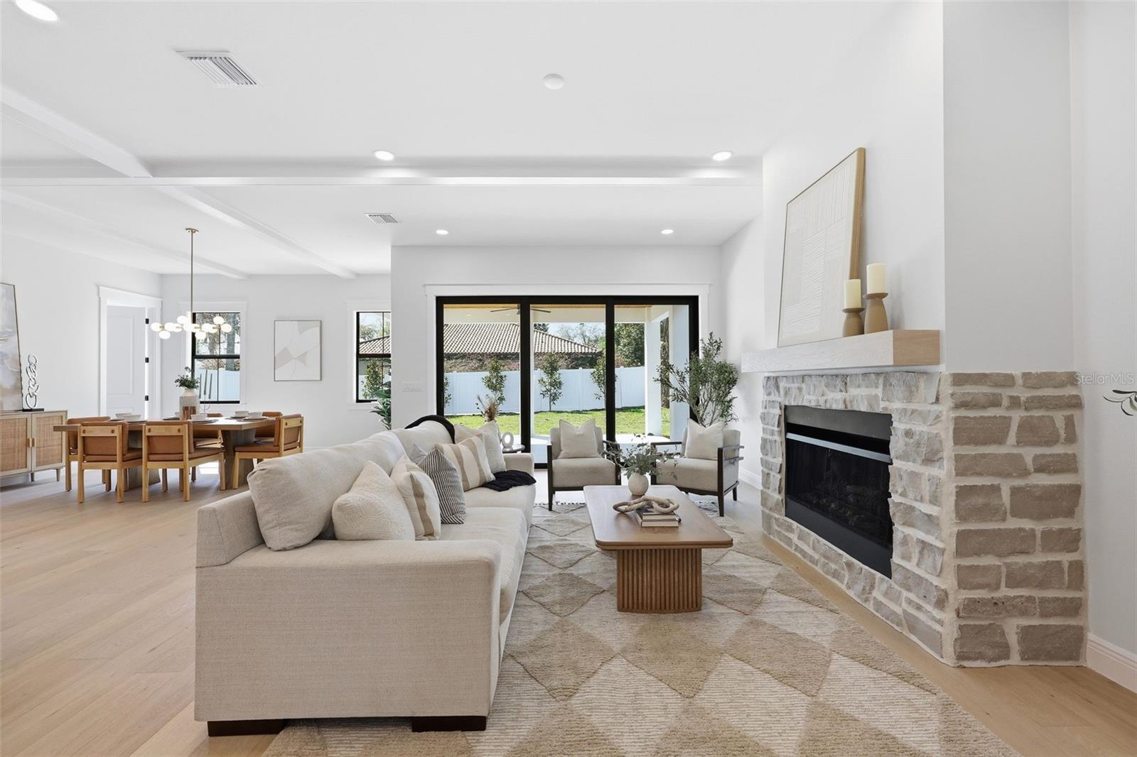 Image 7 of 37 For 920 Alfred Street