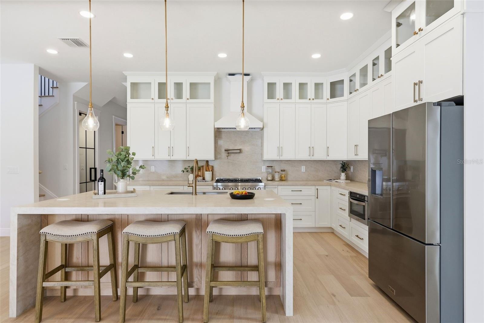 Image 9 of 37 For 920 Alfred Street