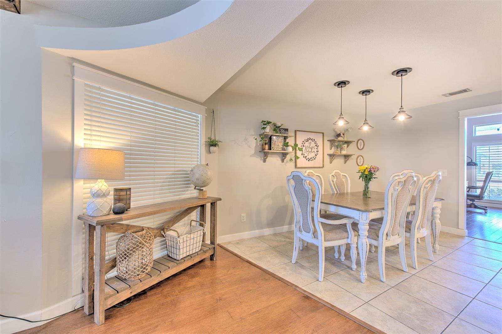 Image 11 of 42 For 3809 Buckingham Loop Drive