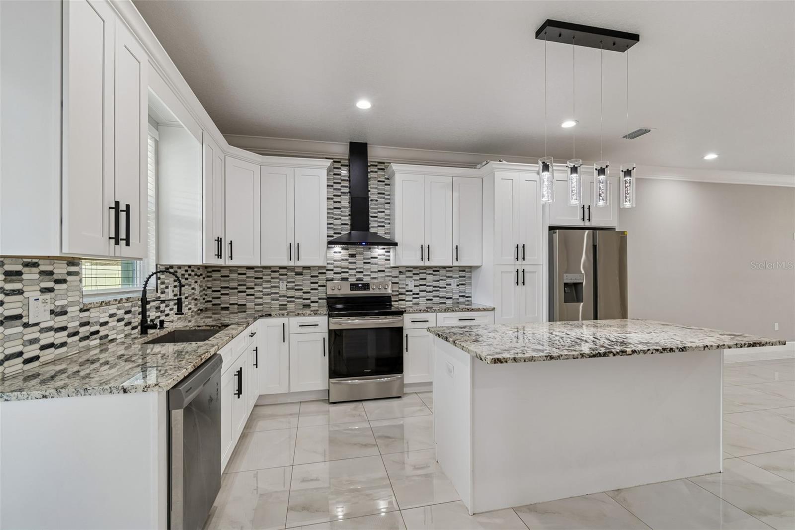 Image 9 of 36 For 8118 Brooks Street