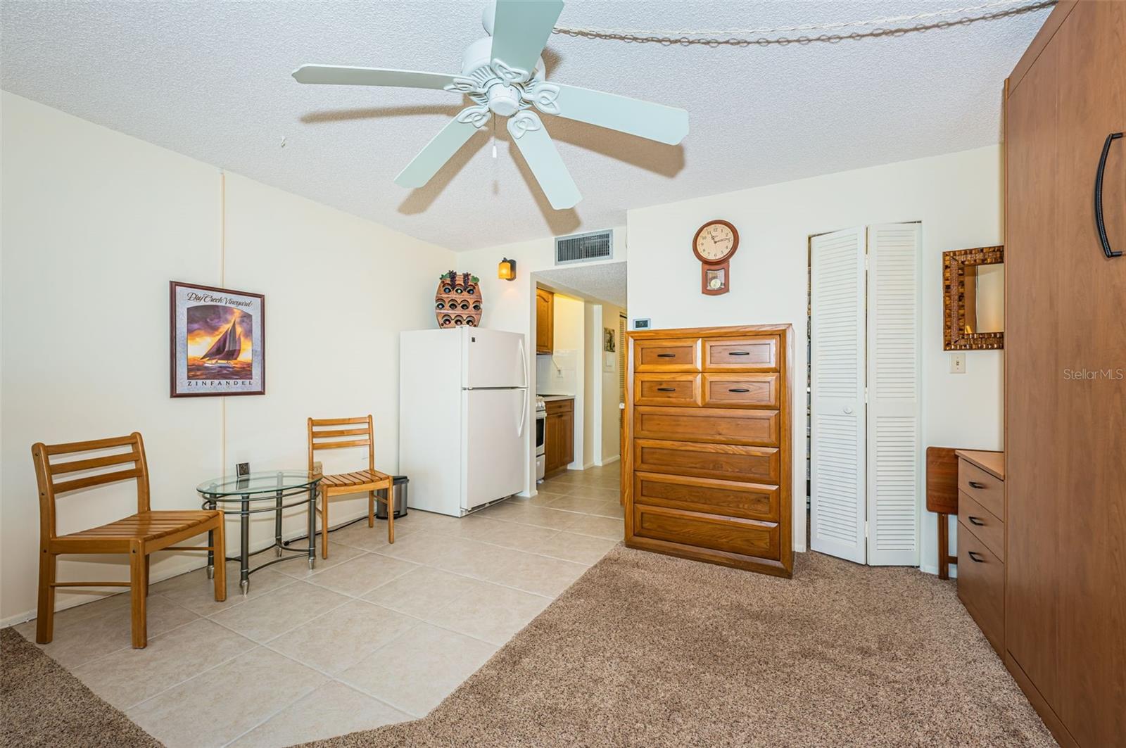 Image 11 of 53 For 4750 Cove Circle 406