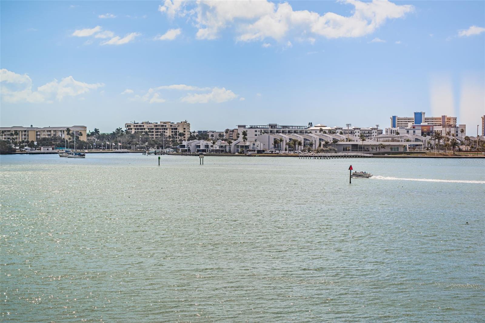 Image 14 of 53 For 4750 Cove Circle 406