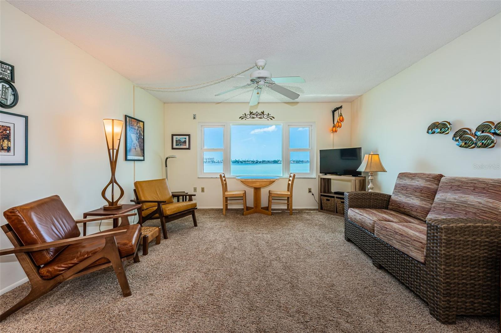 Image 15 of 53 For 4750 Cove Circle 406